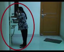 Fantoma încearcă să contacteze o fată